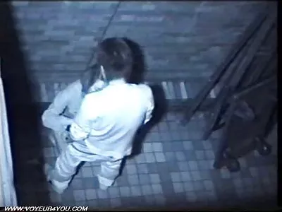 Секси момиче любителски секс язди пишка