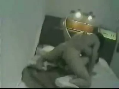 Две момичета си правят тройка domashni porno klipove