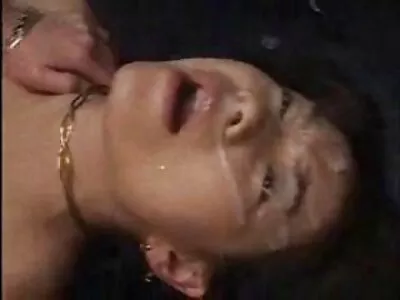 Толкова хубава брюнетка bg domasno porno си прави адски страшно, когато родителите спят, по дяволите!