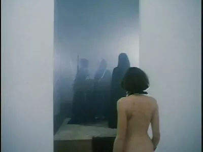 Брюнетка MILF с естествени порно с рускини цици получава твърд чук