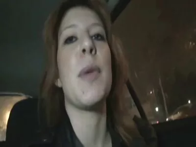 В тази гореща жена се поставят българско порно секс играчки