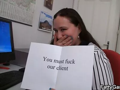 Сладко любителски секс маце се навежда