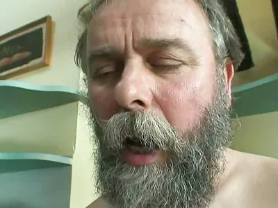 Брюнетка porno domashno с естествени цици и секс с чернокож